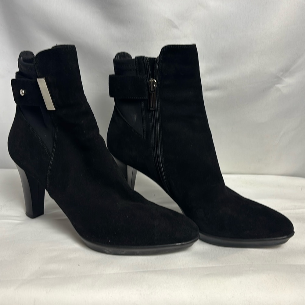 Women’s suede heeled boots